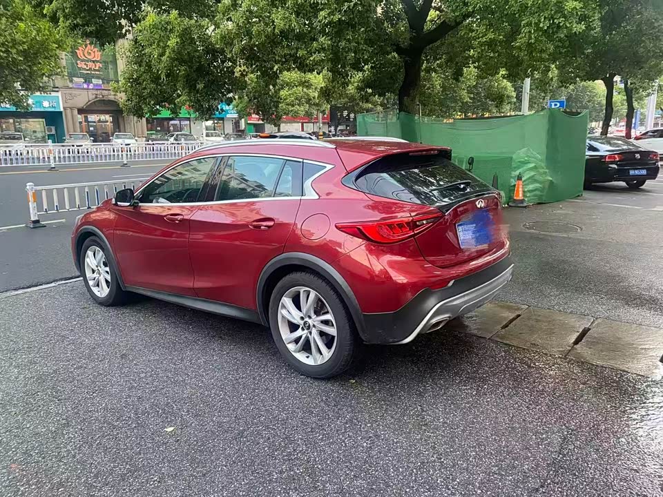 Infiniti QX30