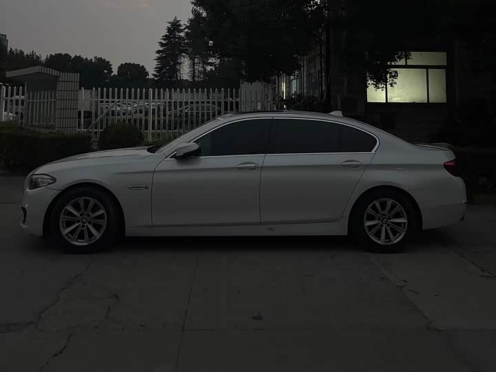 BMW 5 Series 2014 520Li dian ya xing