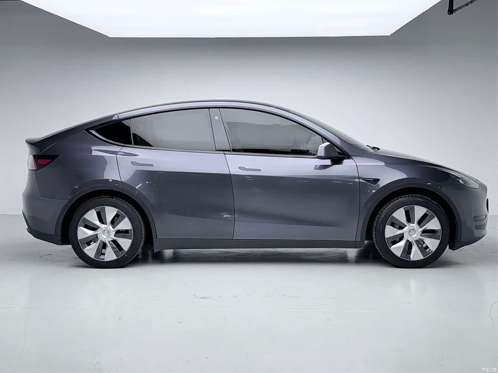 Tesla Model Y, 2023 14