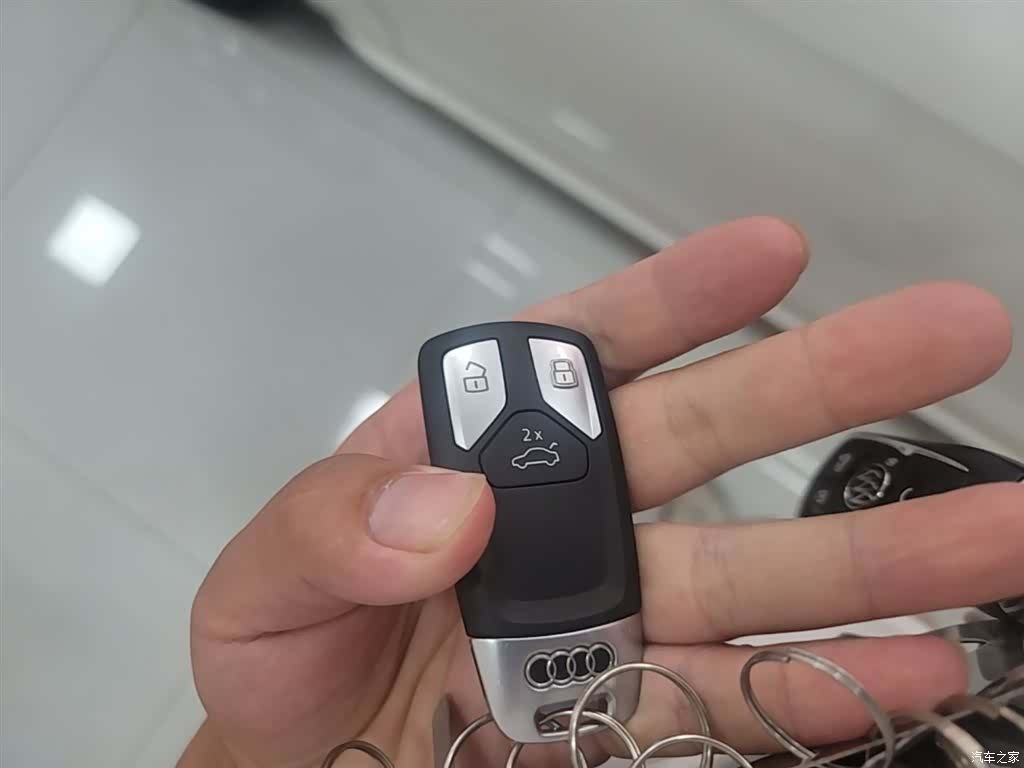 Audi A4L, 2021 9