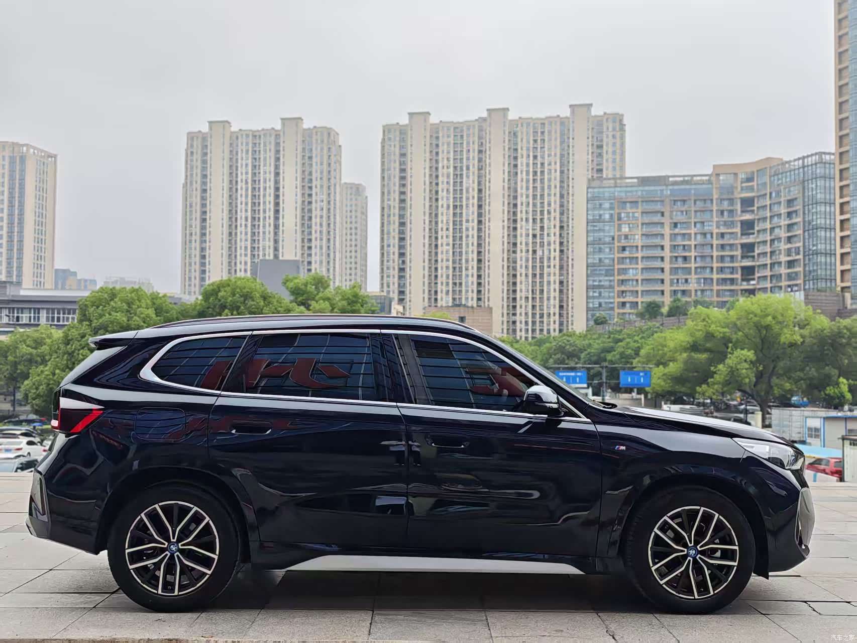 BMW iX1, 2025 7