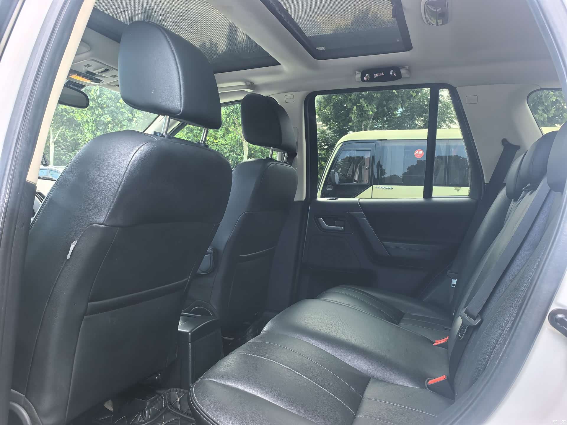 Land Rover SD4, 2014 13