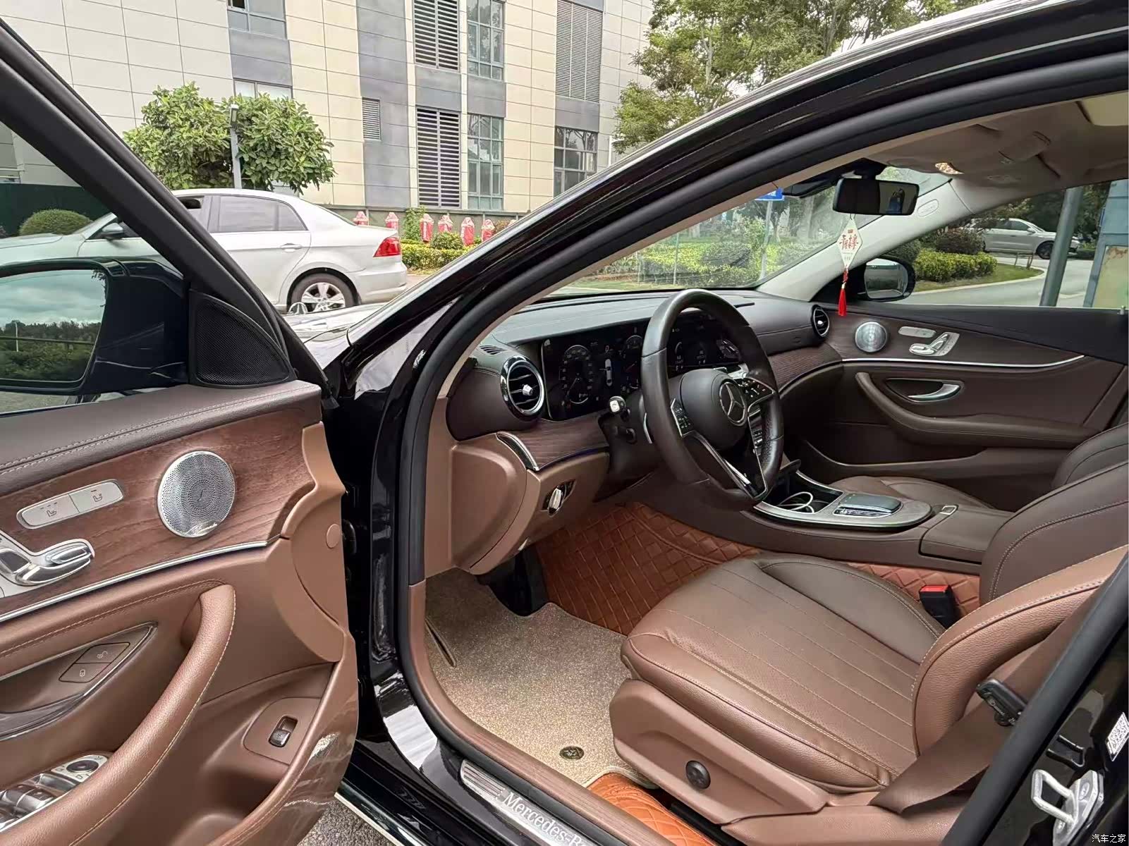 Mercedes-Benz E-Class, 2021 11