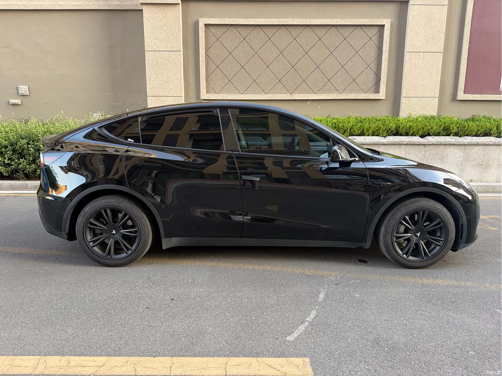 Tesla Model Y, 2023 14