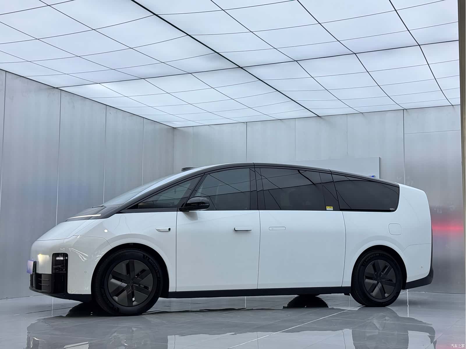 Li Auto MEGA, 2025 все фото