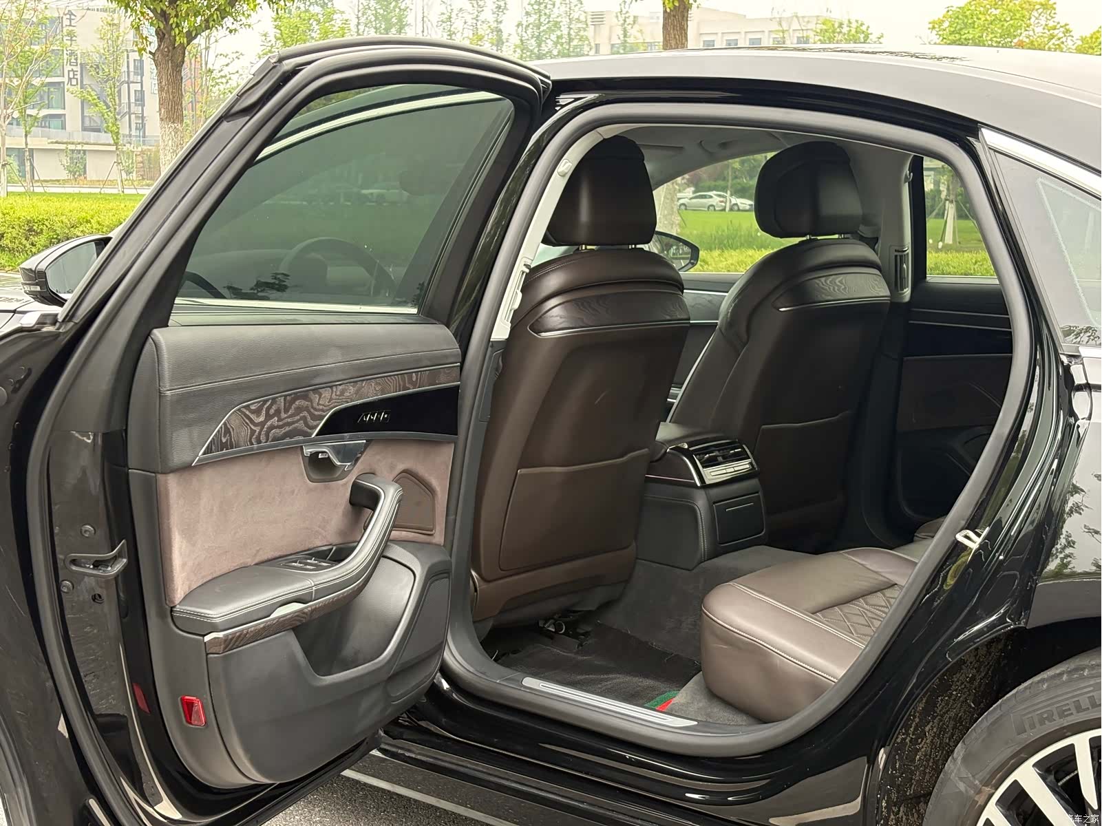 Audi A8L, 2023 9