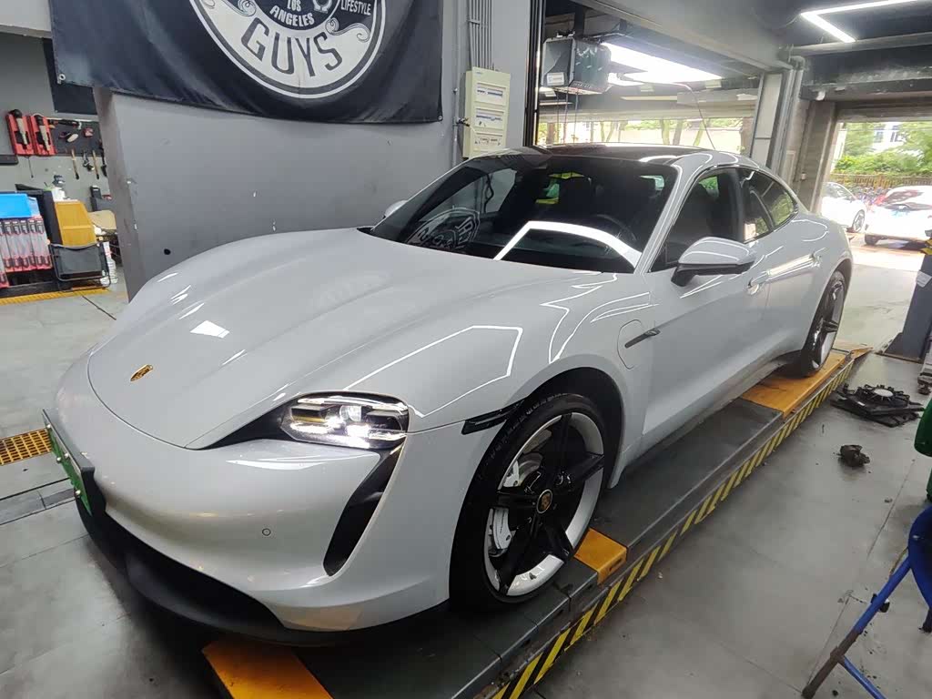 Porsche Taycan