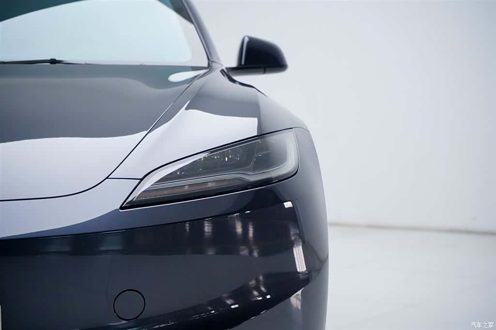 Tesla Model 3, 2024 19