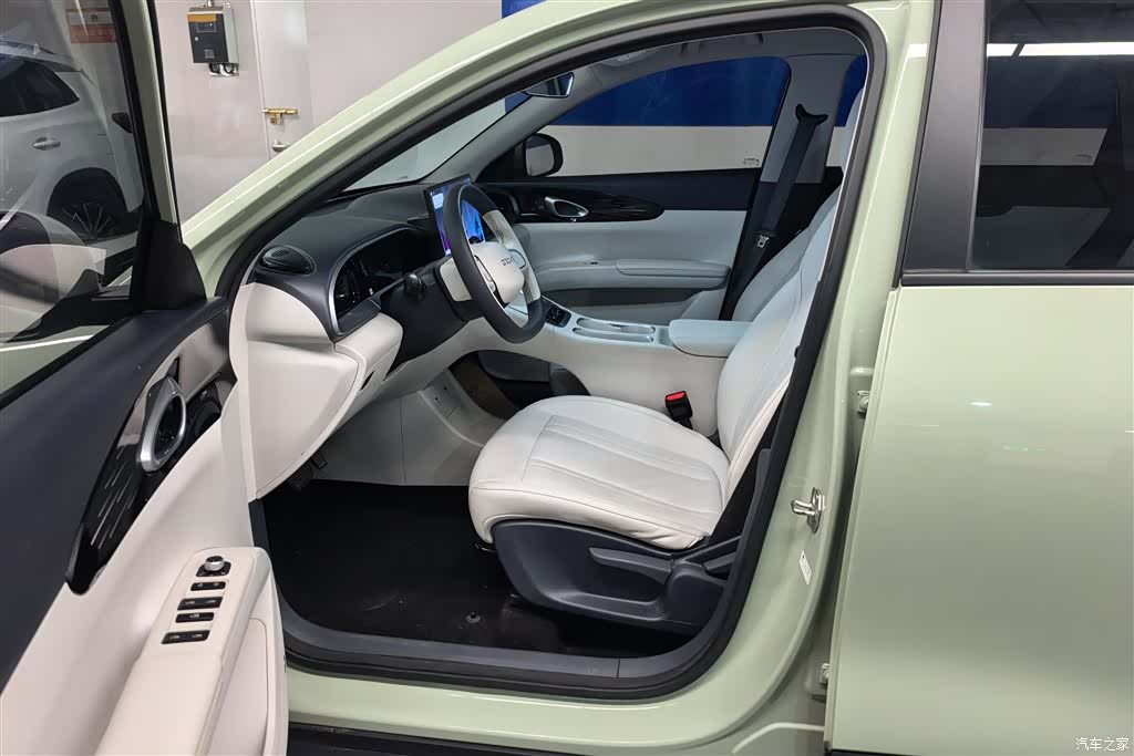Geely Xingyuan, 2025 9