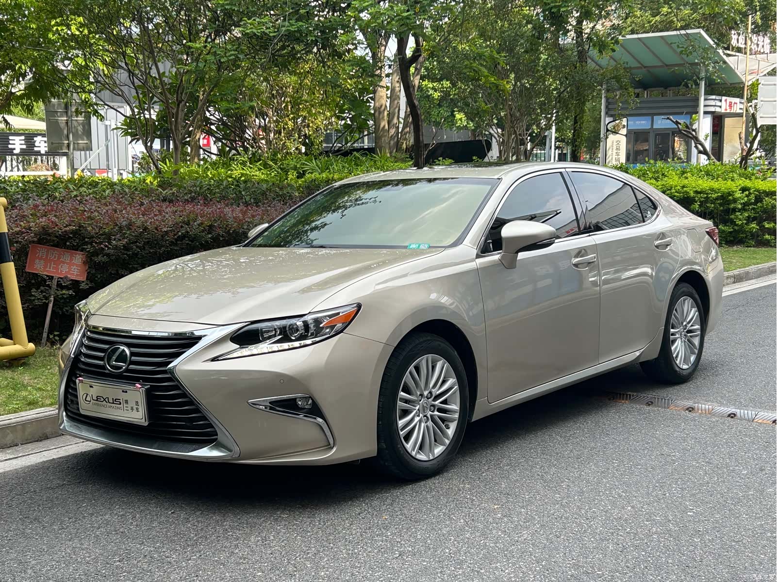 Lexus ES, 2017 1