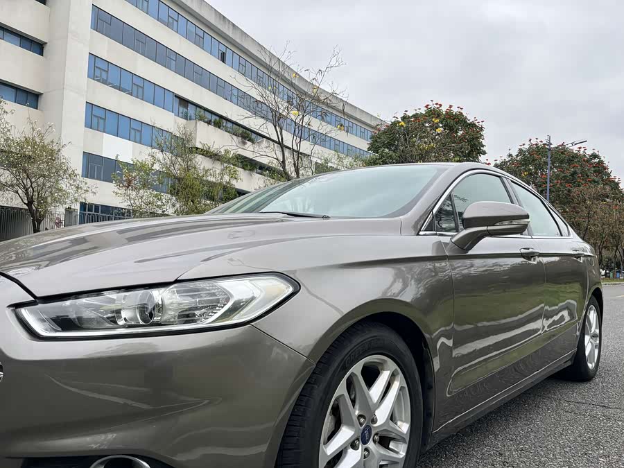 Ford Mondeo 2013, фото 9
