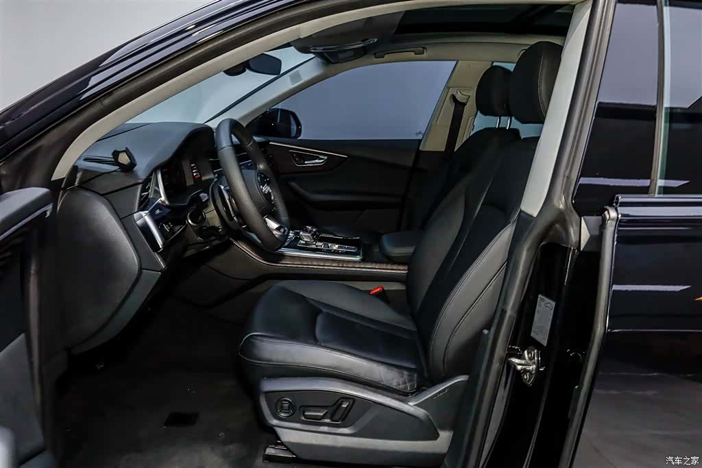 Audi Q8, 2023 8