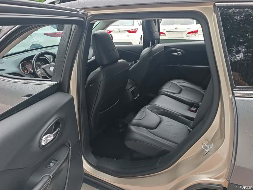 Jeep Cherokee, 2015 17