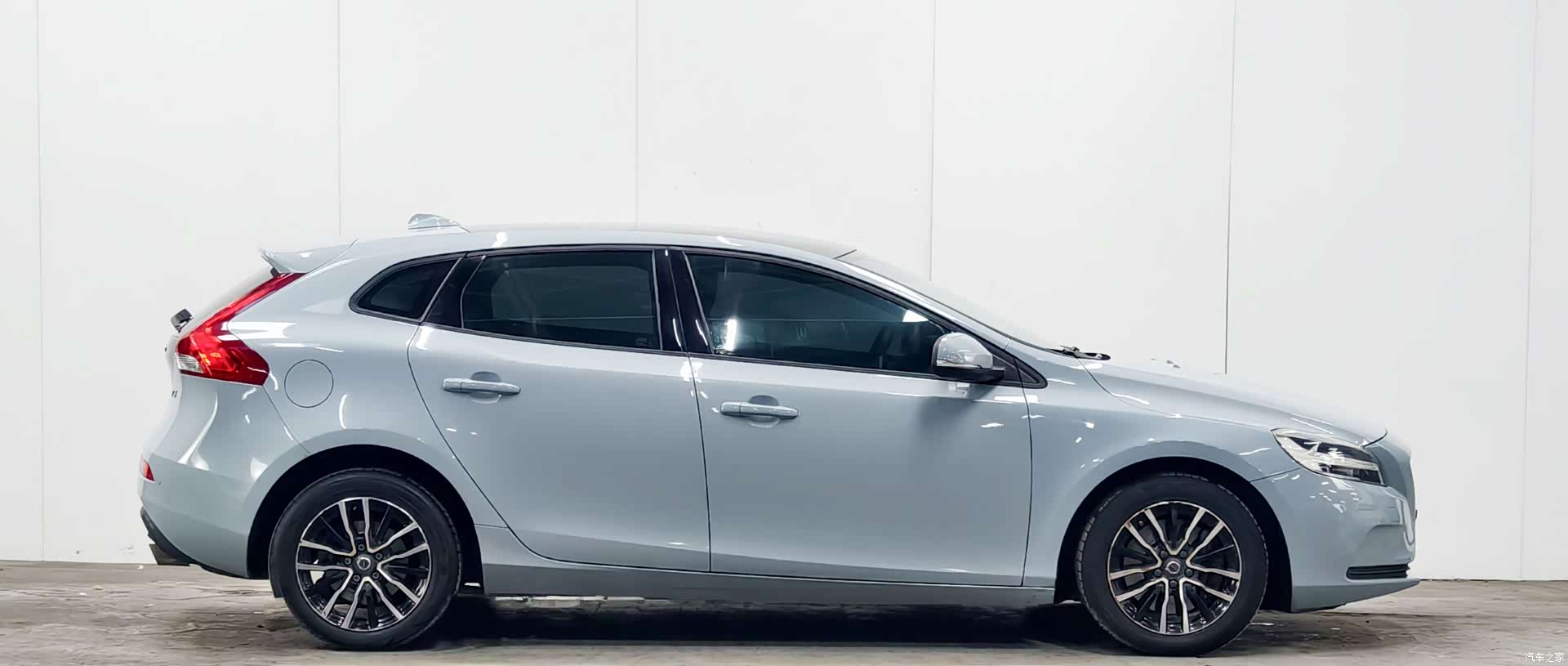 Volvo V40, 2016 8