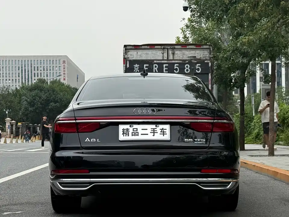 Audi A8