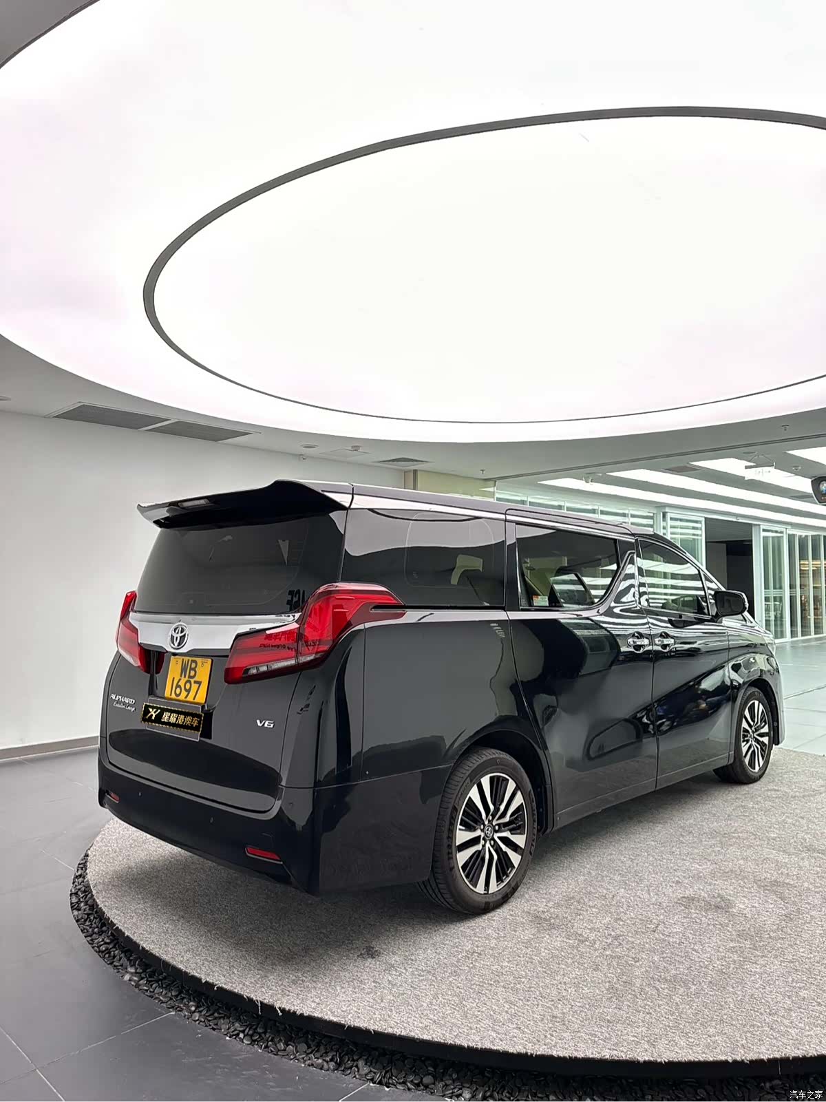 Toyota Alphard, 2019 3