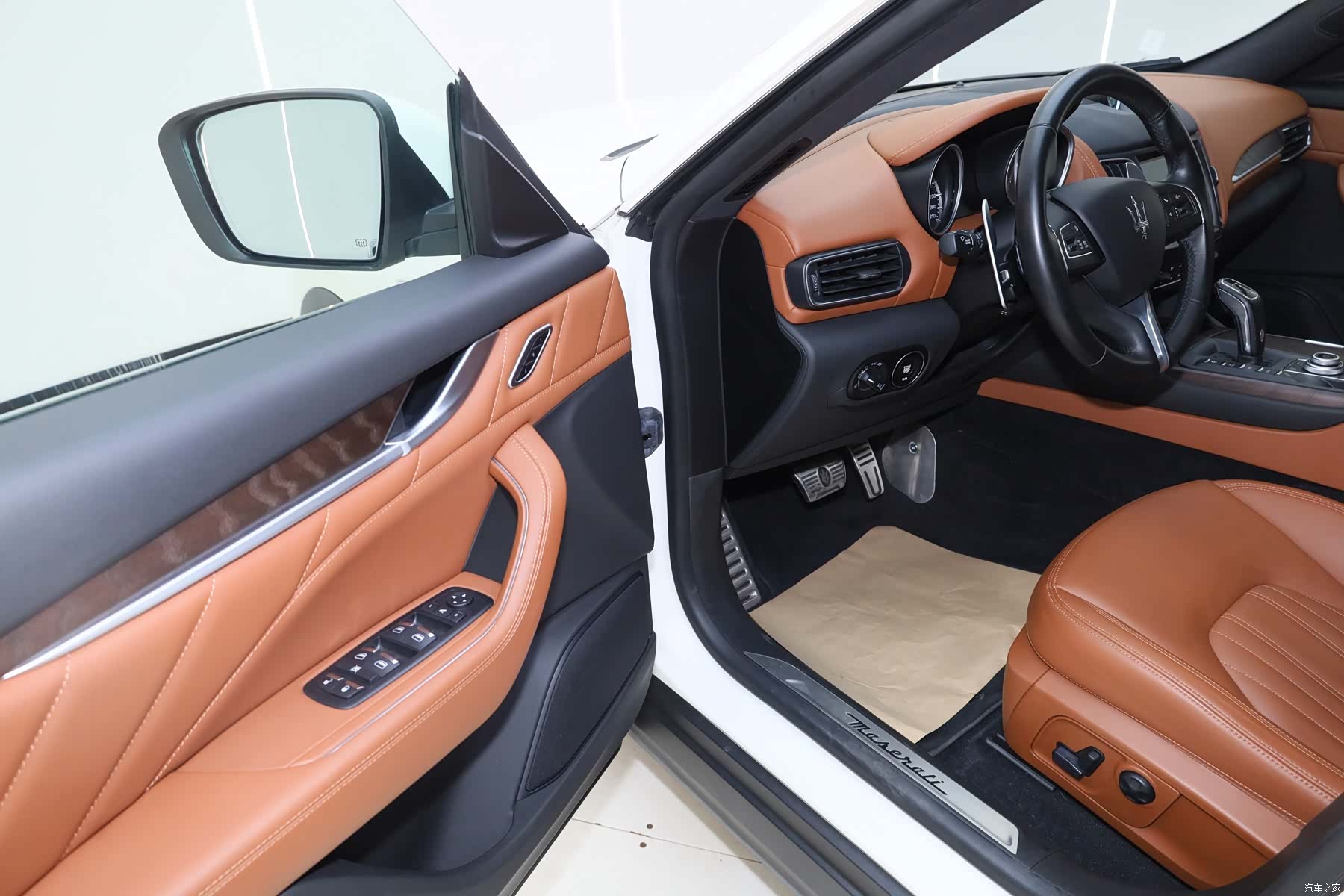 Maserati Levante, 2019 16