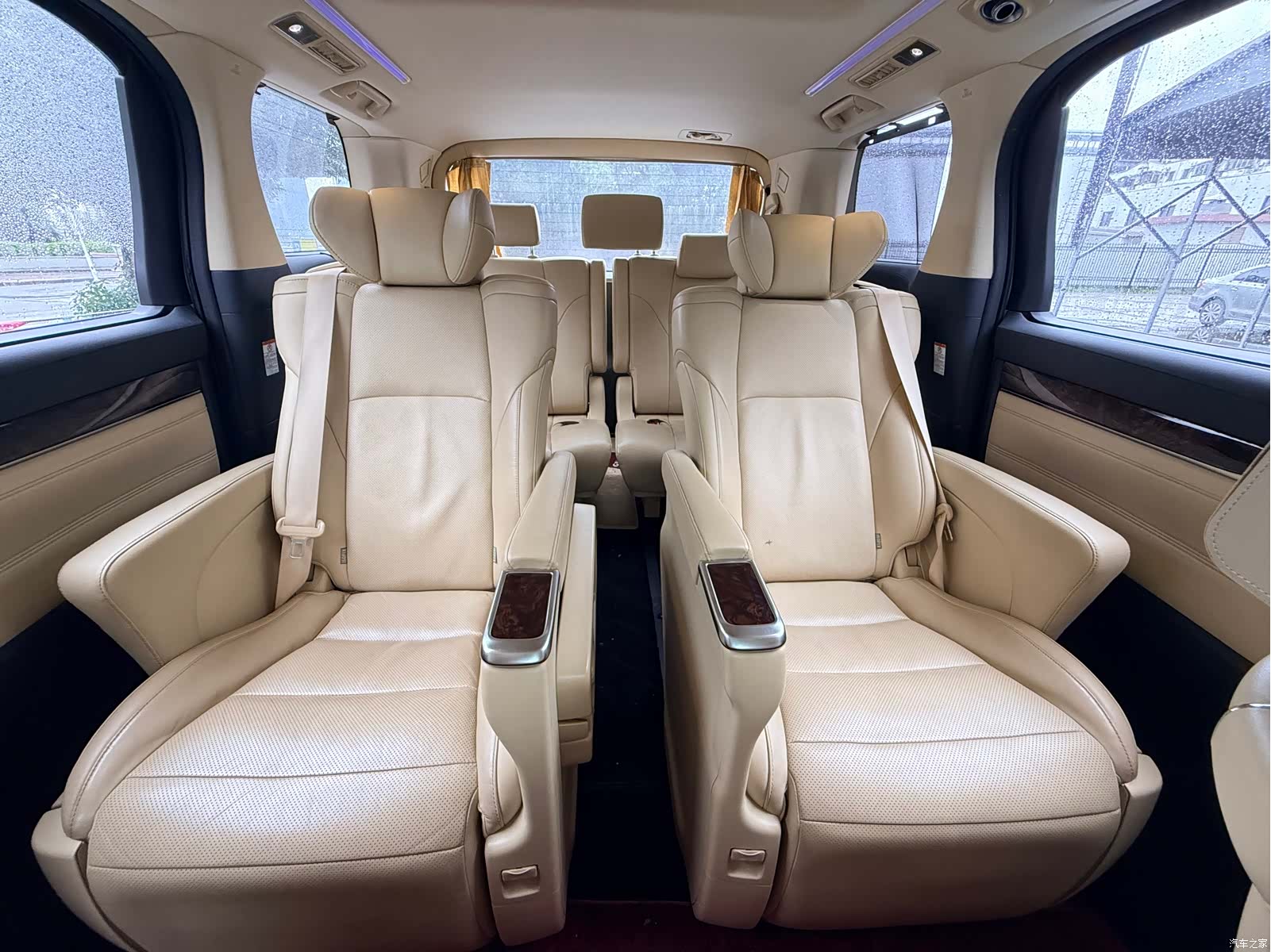 Toyota Alphard, 2018 13