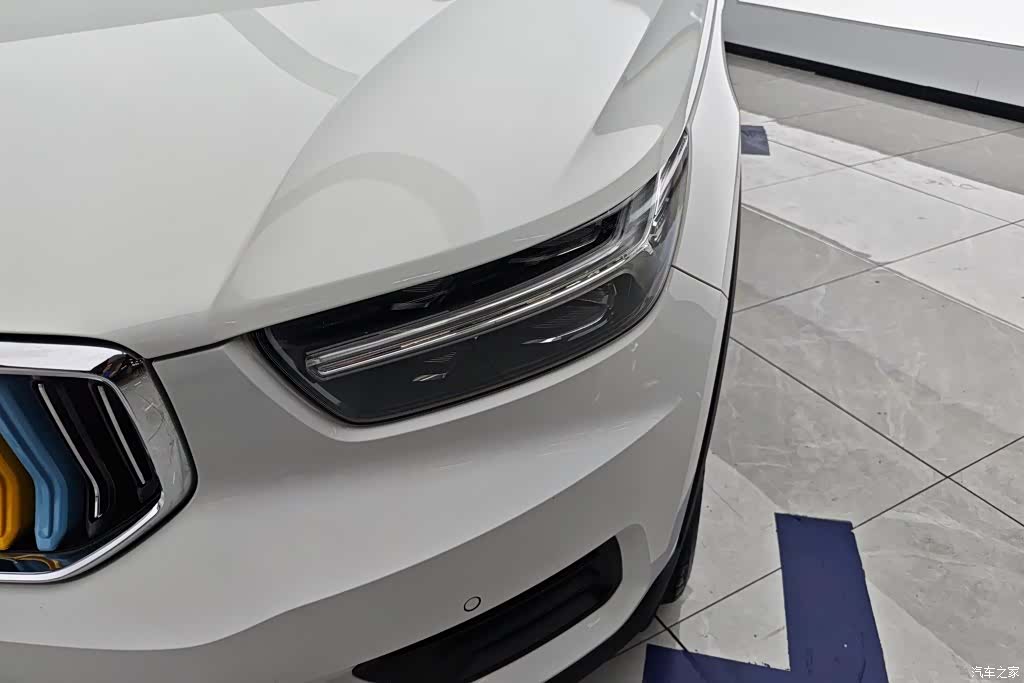 Volvo XC40, 2021 все фото