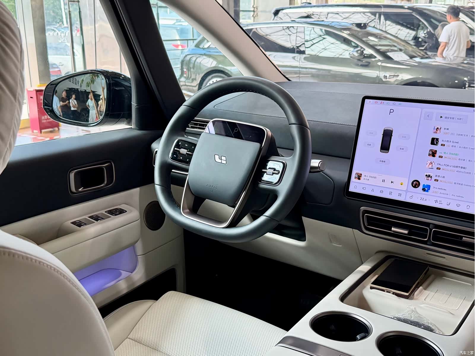 Li Auto MEGA, 2025 13