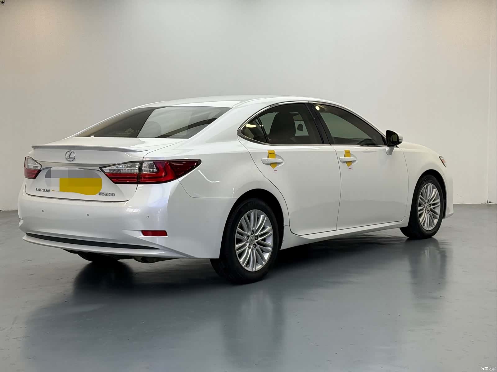 Lexus ES, 2015 7