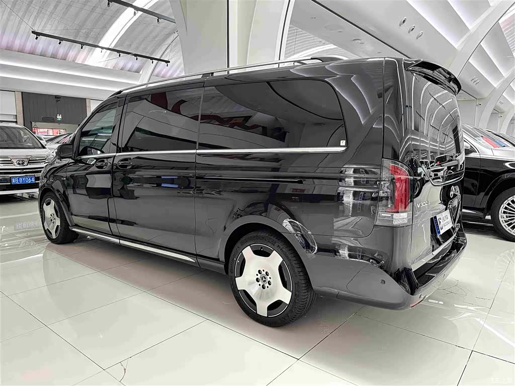 Mercedes-Benz V-Class, 2025 4