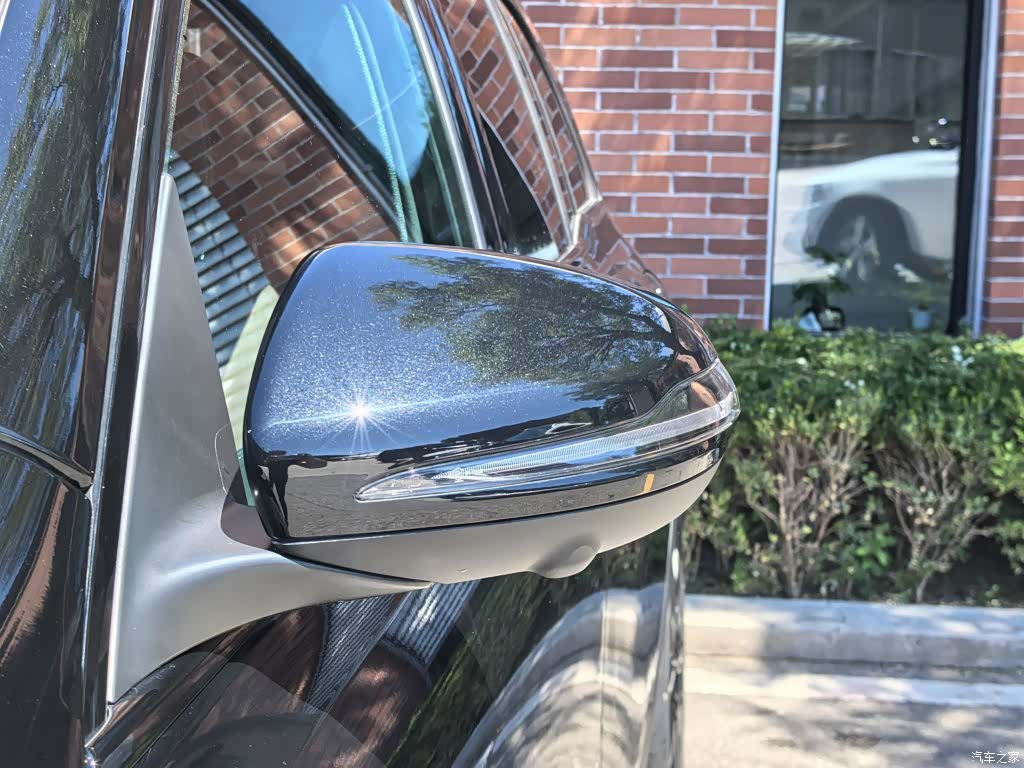 Mercedes-Benz GLB, 2025 12
