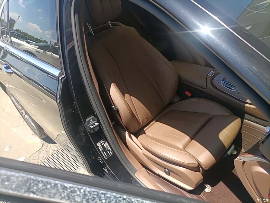 Mercedes-Benz E-Class, 2023 25