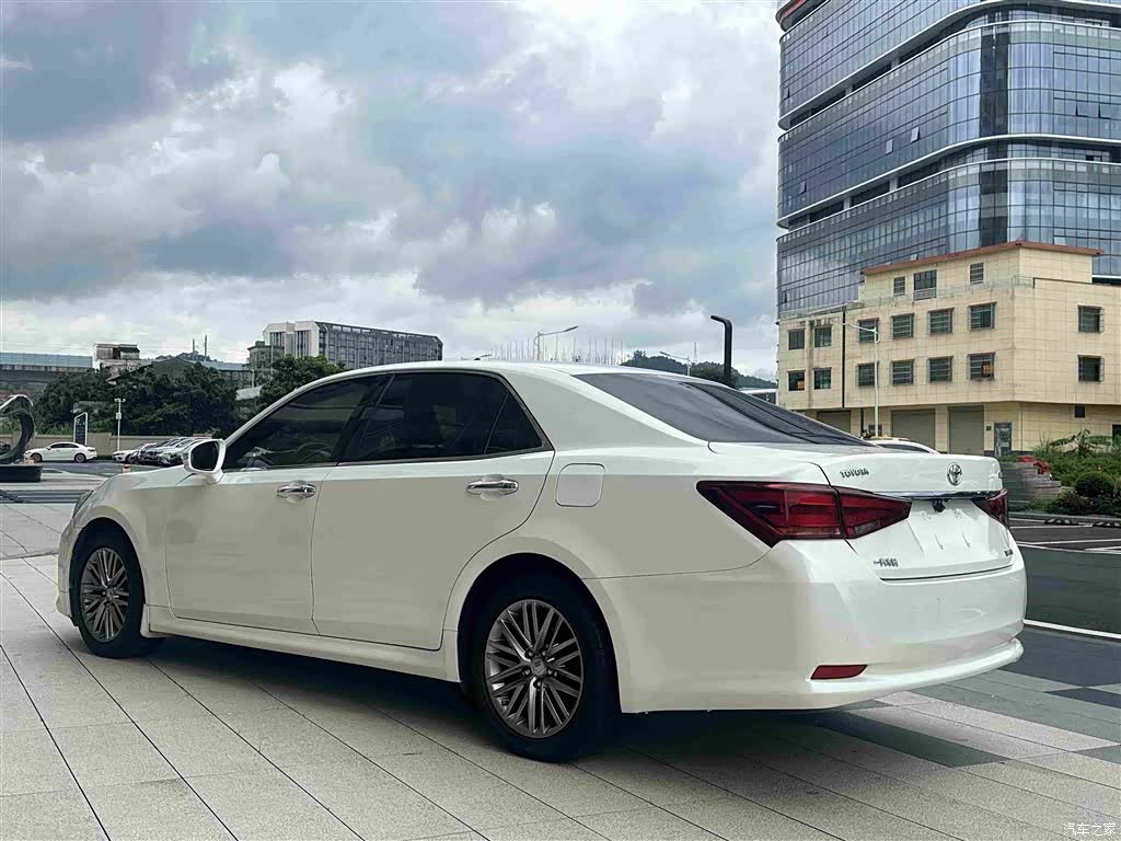 Toyota Crown, 2017 7