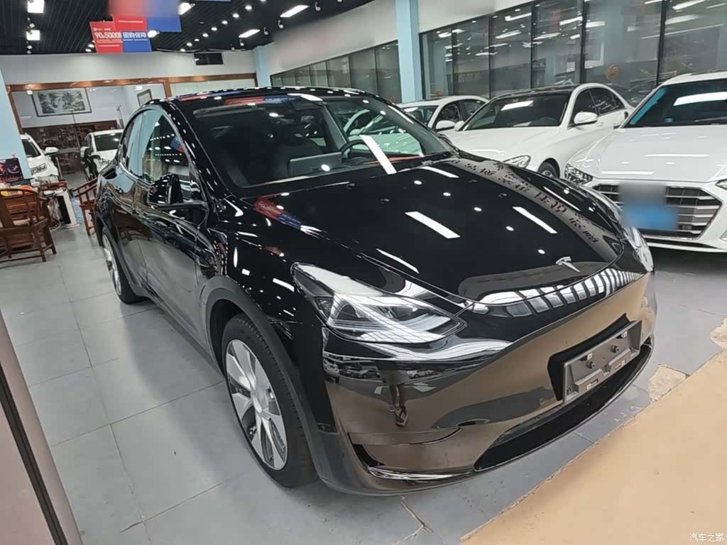 Tesla Model Y, 2023 4