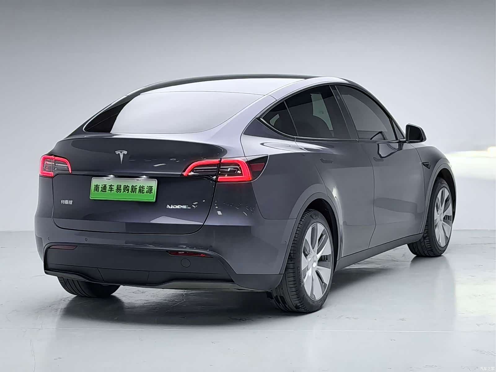 Tesla Model Y, 2023 17
