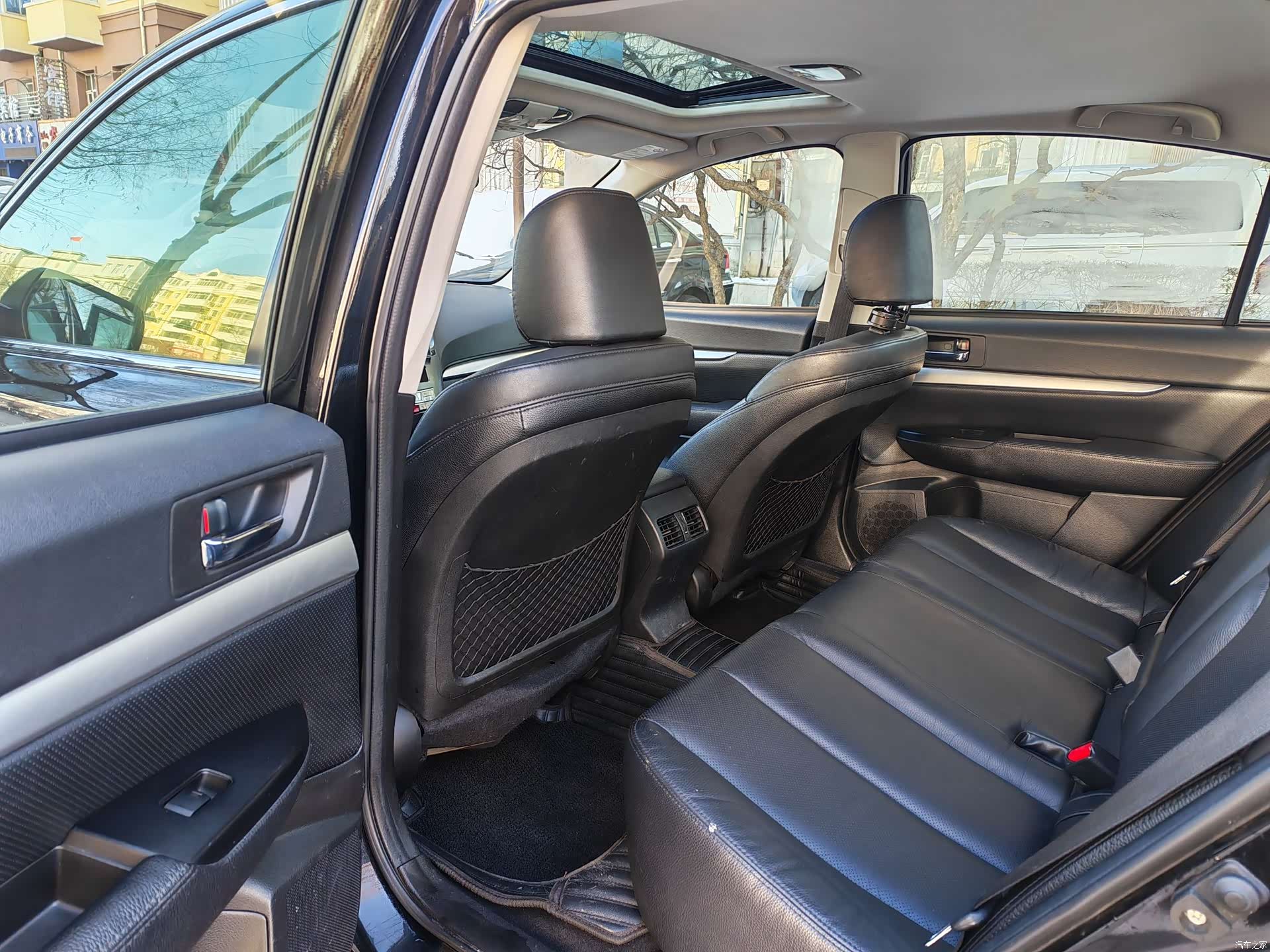 Subaru Legacy, 2011 9
