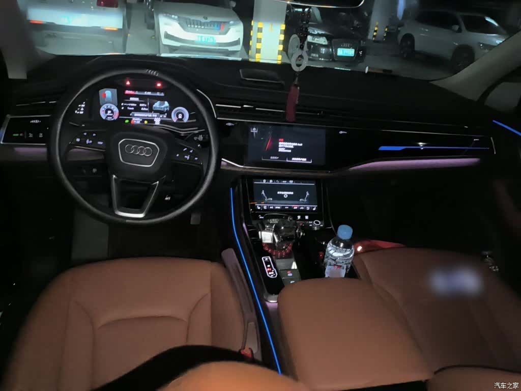 Audi Q7, 2023 10