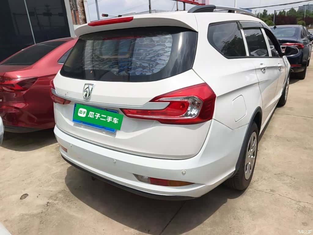 Wuling 310W, 2021 7