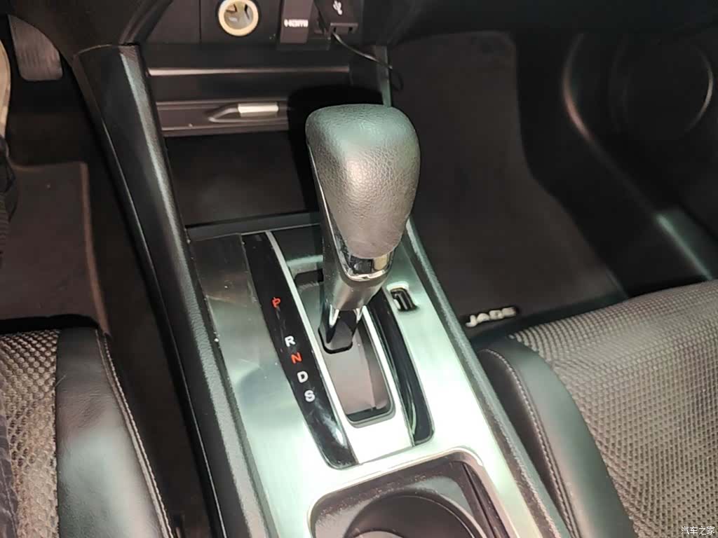 Honda Jade, 2016 14