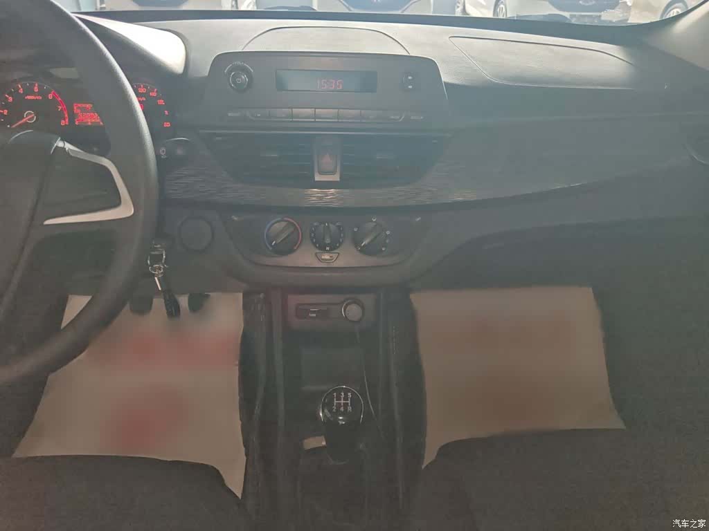 Wuling 310, 2017 6