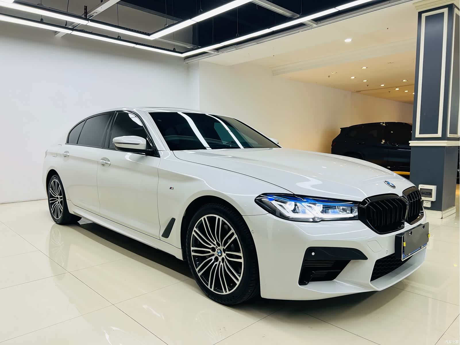 BMW 5 Series, 2018 все фото