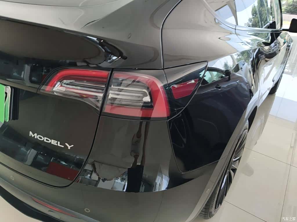 Tesla Model Y, 2024 8