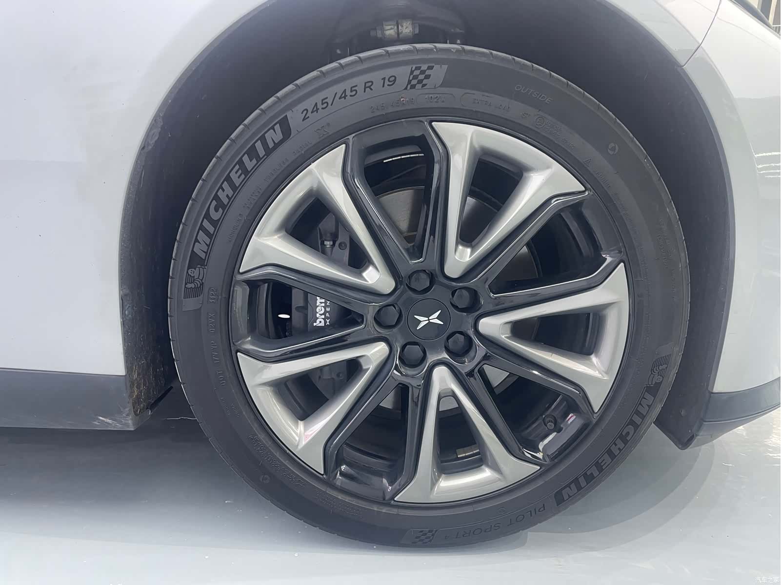Xpeng P7, 2022 9