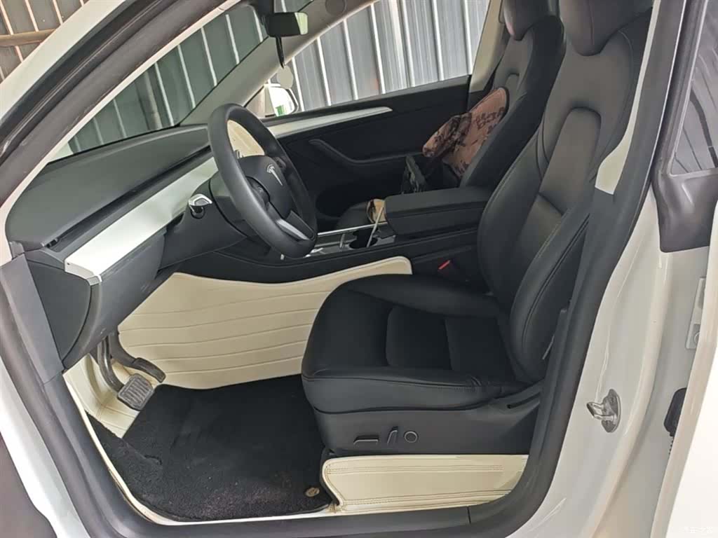 Tesla Model Y, 2022 15