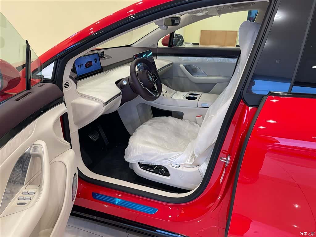 Luxeed R7, 2026 10