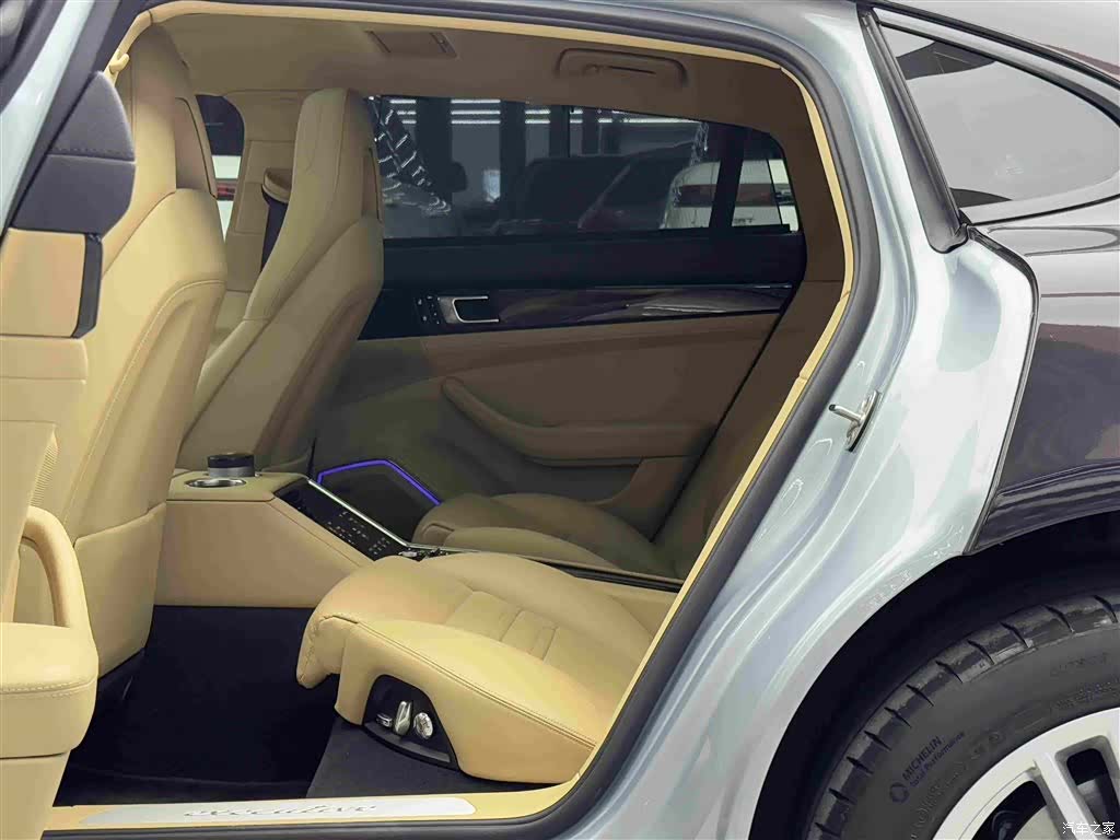 Porsche Panamera, 2020 7