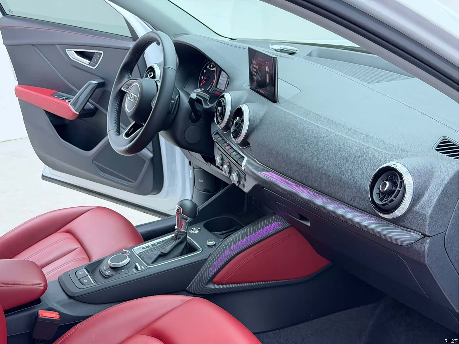 Audi Q2L, 2022 16