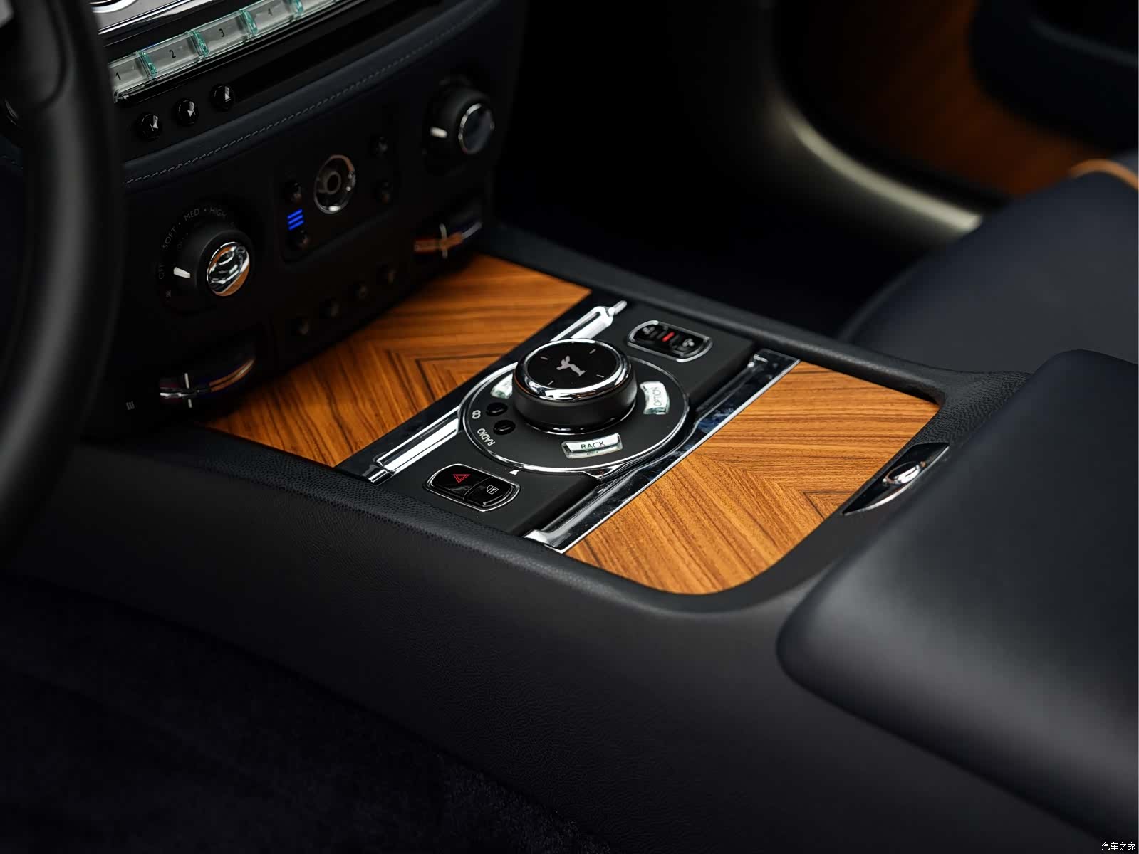 Rolls-Royce Wraith, 2014 12