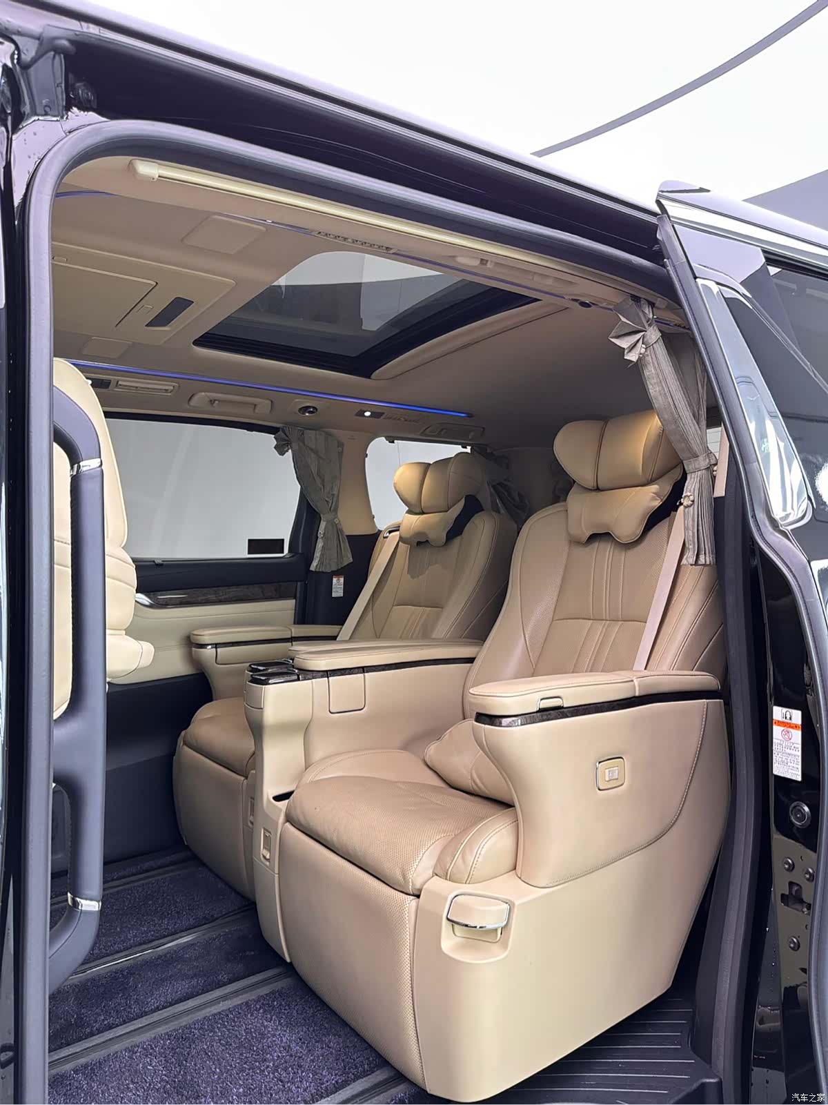 Toyota Alphard, 2019 6
