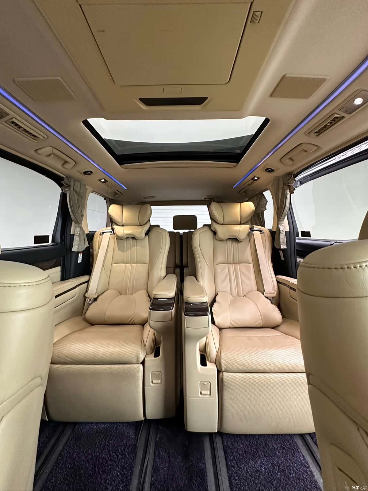 Toyota Alphard, 2019 7