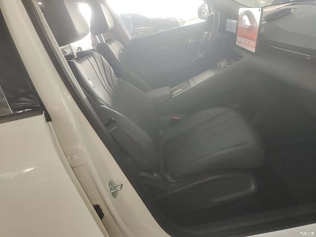 Geely Galaxy E5, 2026 25