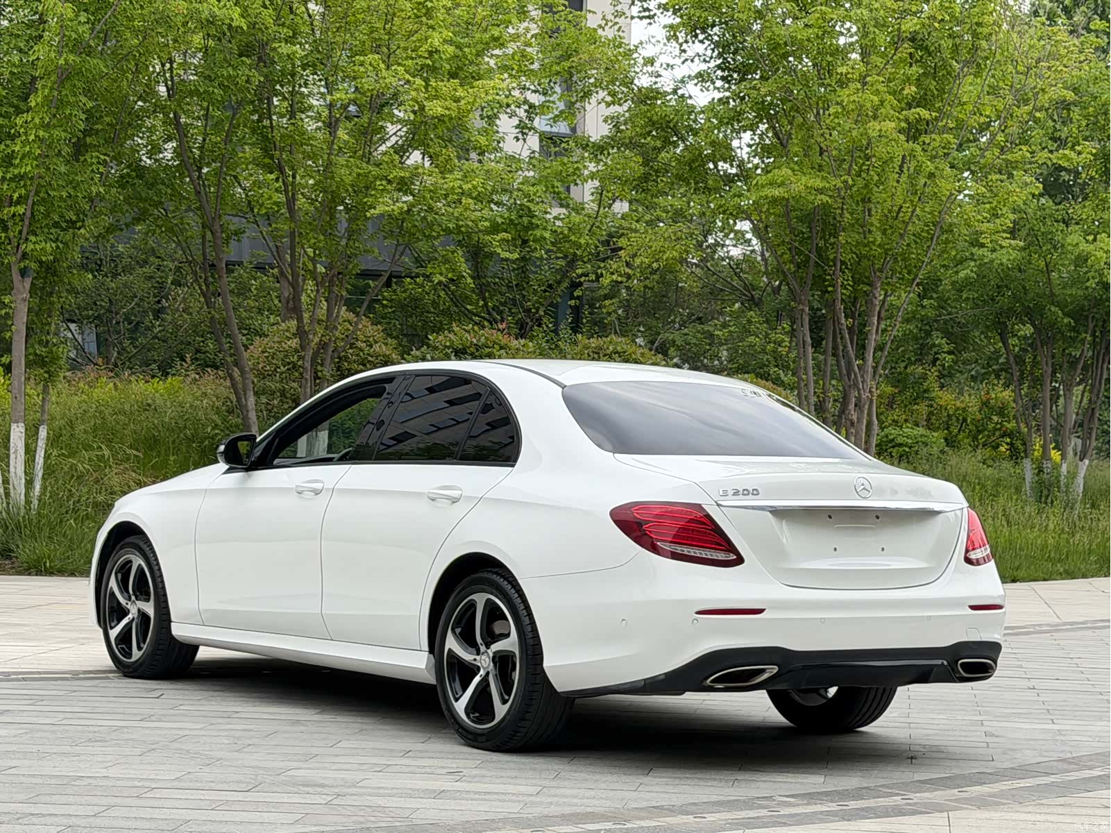 Mercedes-Benz E-Class, 2016 4