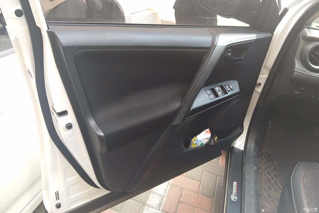 Toyota RAV4, 2018 7