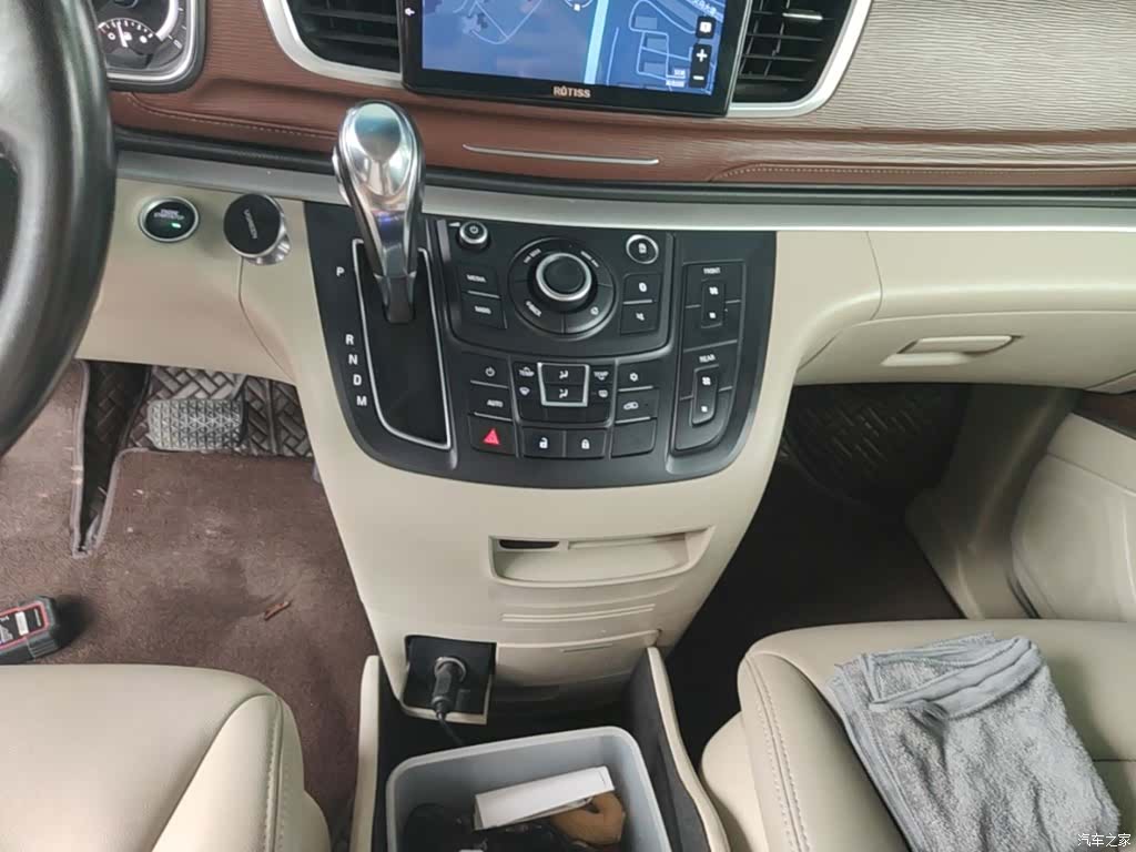 Buick GL8, 2017 14